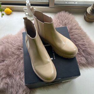 Marc Fisher Women's Pirro Chelsea Lugsole Ankle Booties size 8 (US)